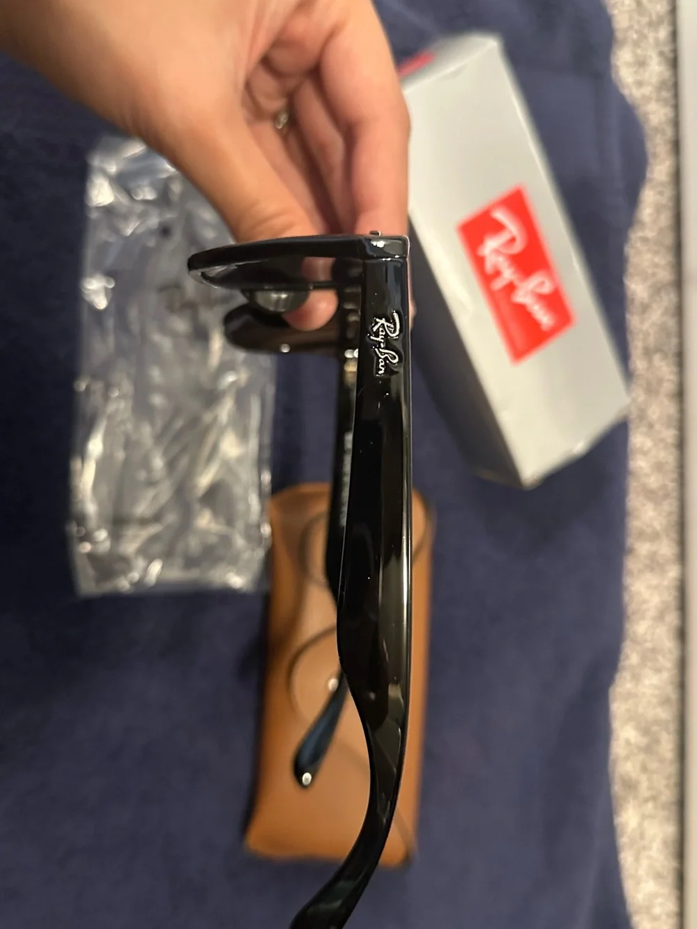 Ray-Ban Men's Black Sunglasses with Brown Case and Gray Lenses